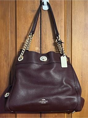 Coach Edie Turnlock Shoulder Bag Burgundy Pebbled Leather Gold Chain Strap EUC